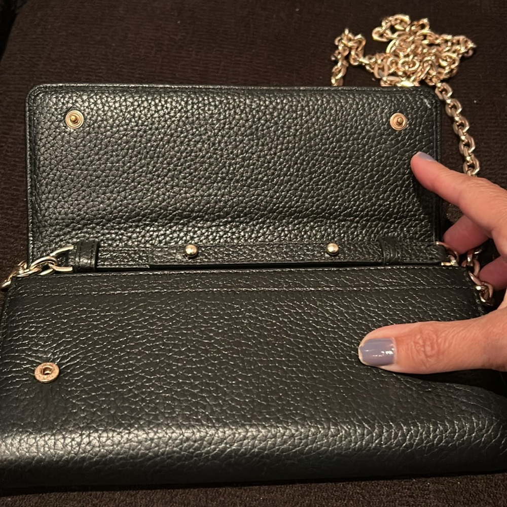 Valentino Black Leather Crossbody Wallet with Gold Chain - Picture 2 of 6